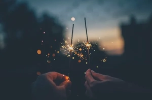 11 Inspirierende Feiertags-E-Mail-Kampagnen und Learnings für 2023
