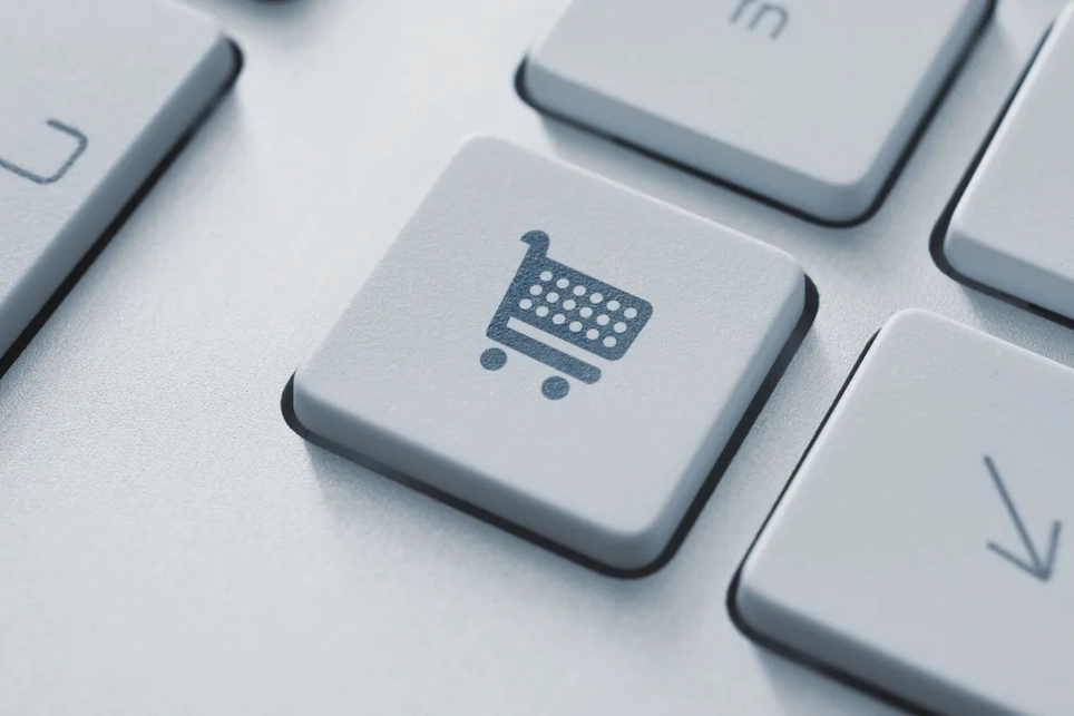 Cross-selling czy up-selling? Sposoby na zwiększenie wartości koszyka w e-commerce