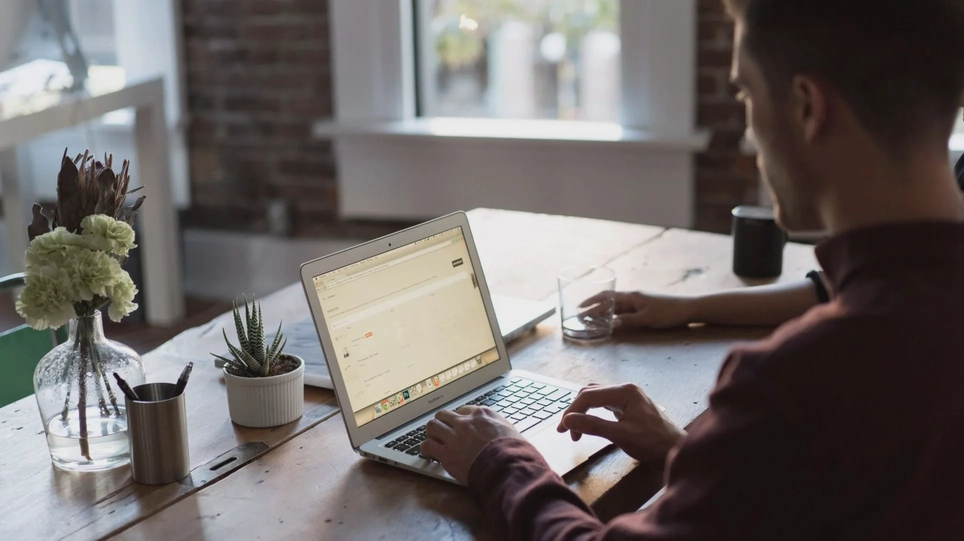 13 Examples of Facebook Ecommerce Ads to Inspire Your Social Media Campaign