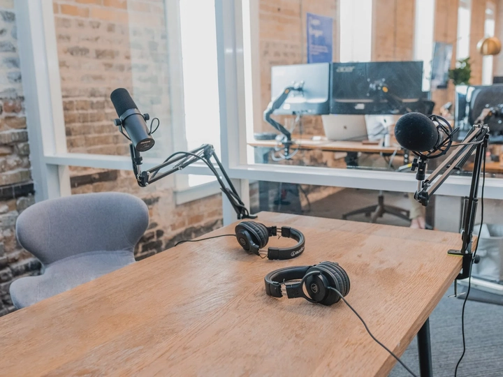 Jak działają webinary? Przewodnik po webinarach w marketingu dla początkujących